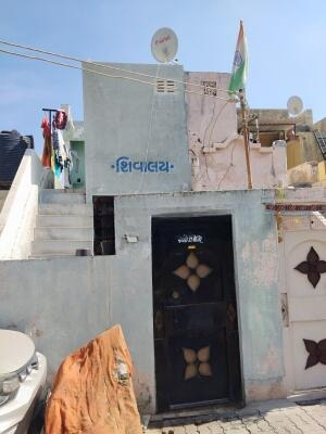 Street no 2, Gandhigram, Rajkot, Gujarat - LockMyKey