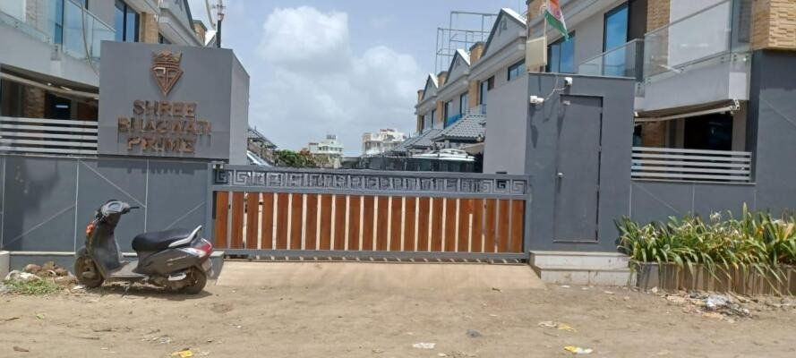 shree bhagvati prime bungalow, Madhapar Chowk, Rajkot, Gujarat - LockMyKey