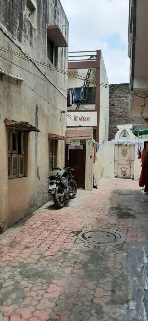 bhartinagar 1/5, nr nanda hall kotharia maroad, Rajkot, Gujarat - LockMyKey
