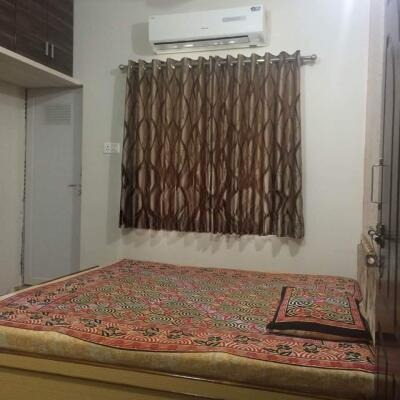 Shreeji Complex, Railnagar, Rajkot, Gujarat - LockMyKey