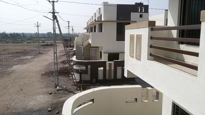 27/ Vinayak Villa, Ratanpar, Rajkot, Gujarat - LockMyKey