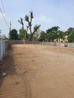 A V road nr by, Anand, Gujarat - LockMyKey