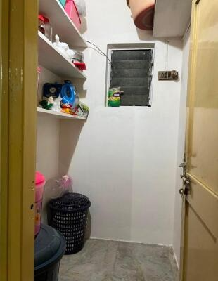 Sheth Manek Apartment, Jagnath Plot, Rajkot, Gujarat - LockMyKey