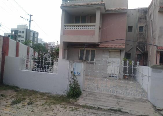 University Road, Rajkot, Gujarat - LockMyKey