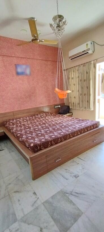 Yagnik Road, Rajkot, Gujarat - LockMyKey