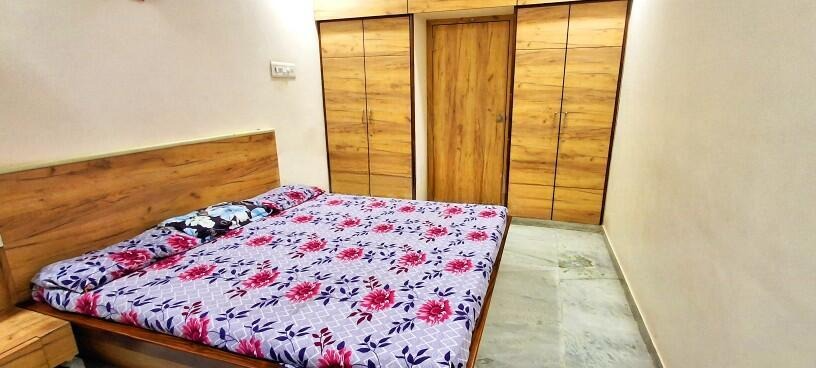 ambaji kadva maroad, Gunatit Nagar, Rajkot, Gujarat - LockMyKey