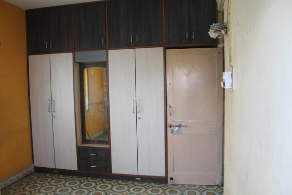 Vraj Vallabh Apartments, Sadar, Rajkot, Gujarat - LockMyKey