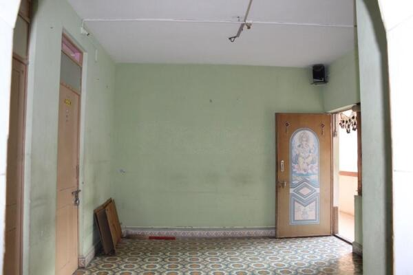 Vraj Vallabh Apartments, Sadar, Rajkot, Gujarat - LockMyKey