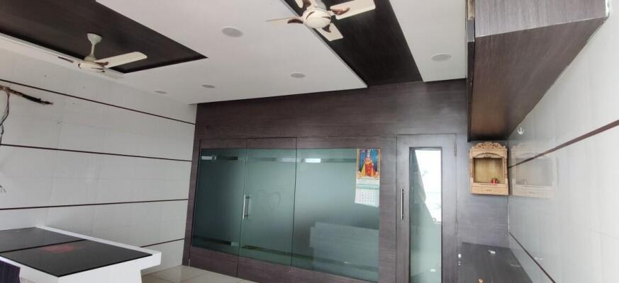 Virani Chowk, Rajkot, Gujarat - LockMyKey