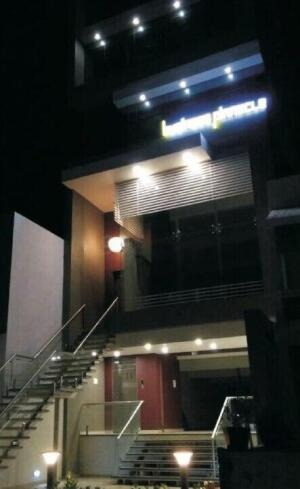 Business Pinnacle, 150 Feet Ring Road, Rajkot, Gujarat - LockMyKey