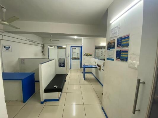 Yagnik Road, Rajkot, Gujarat - LockMyKey