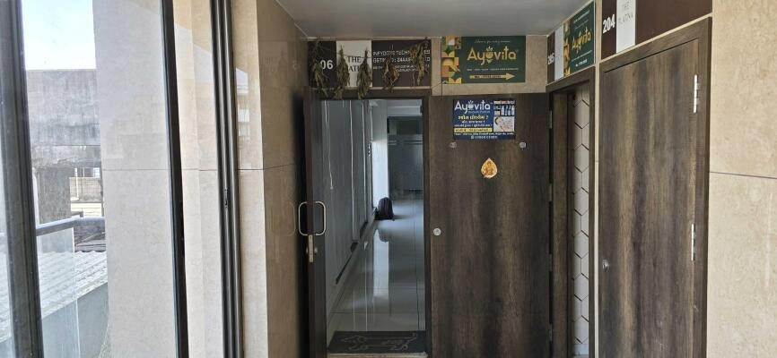 Yagnik Road, Rajkot, Gujarat - LockMyKey