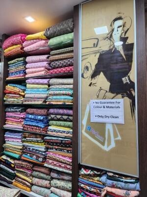 vardhman commercial complex , Sadhu Vaswani Road, Rajkot, Gujarat - LockMyKey