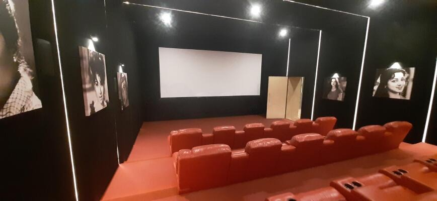 The One World, Manharpura 1, Rajkot, Gujarat - LockMyKey