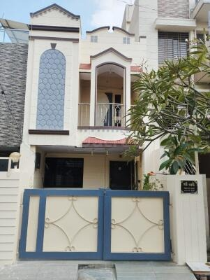 Raiya Road, Rajkot, Gujarat - LockMyKey