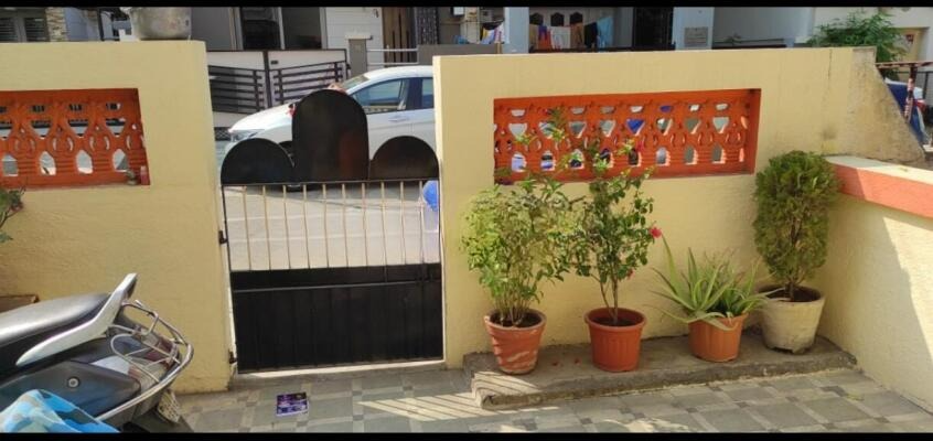 Sadhu Vaswani Road, Rajkot, Gujarat - LockMyKey