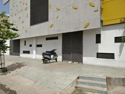 Kalavad Road, Rajkot, Gujarat - LockMyKey