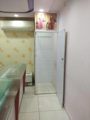 SIDDHIVINAYAK COMPLEX, Yagnik Road, Rajkot, Gujarat - LockMyKey
