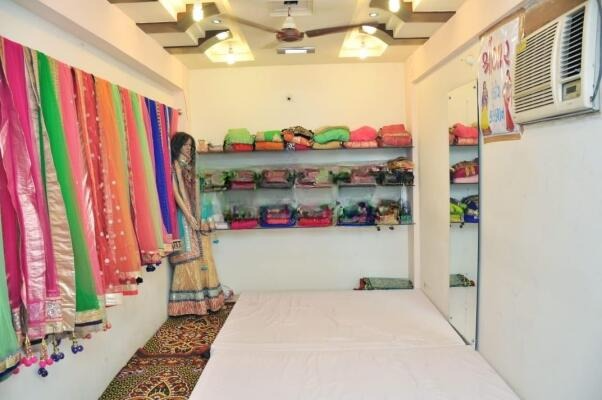 Raiya Circle, Rajkot, Gujarat - LockMyKey