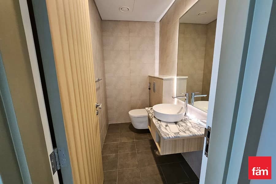 DAMAC Paramount Tower (Midtown) Hotel And Residences